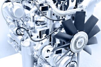Dízelmotor részletei, kiemelve a modern technológiai újításokat.