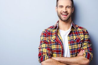 A pénzügyi nevelés már gyerekkorban elkezdődhet. Ha megtanítjuk a gyerekeknek a pénz értékét, később felelősségteljesebben bánnak majd vele. Egyszerű, hétköznapi példákon keresztül is megmutathatjuk, hogyan gazdálkodjanak tudatosan.