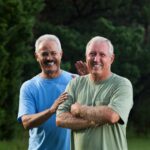 Az intervallum edzés, vagyis HIIT, rövid idő alatt segíthet a zsírégetésben és az állóképesség javításában. Már 20 perc intenzív gyakorlatsor is elég lehet ahhoz, hogy beindítsd az anyagcseréd, és hatékonyan formáld az alakod.