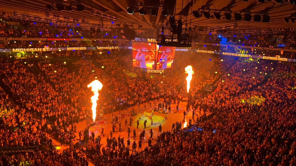 Az idei NBA-szezon minden eddiginél izgalmasabbnak ígérkezik: vajon megvédi címét a Denver Nuggets, vagy új bajnokot avatunk? És ki lesz az MVP? Cikkünkben bemutatjuk a legesélyesebbeket és megosztjuk tippjeinket is!