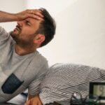 A másnaposság kellemetlen tüneteit nemcsak a pihenés csökkentheti: tudományosan igazolt módszerek, mint a megfelelő hidratálás, kiegyensúlyozott étkezés és egyes vitaminok segíthetnek enyhíteni a fejfájást és fáradtságot.