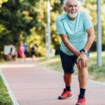 A nyújtás nem csupán a sérülések megelőzésében segít, hanem hozzájárul az izomerő és a férfias teljesítmény növeléséhez is. A rugalmasabb test jobb mozgástartományt, fokozott vitalitást és erősebb tartást biztosít a mindennapokban.