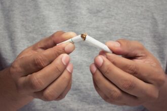 A dohányzásról való leszokás nem könnyű, de számos bizonyított módszer segíthet ebben. A cikk bemutatja, hogyan találhatod meg a számodra legmegfelelőbb stratégiát, és milyen lépésekkel teheted tartóssá a sikeres leszokást.